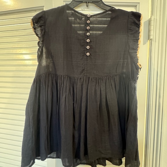 THML sz MED Black and Cream embroidered Patterned sleeveless Blouse - Picture 4 of 4